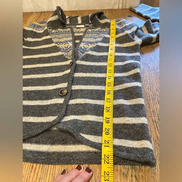 ESPRIT – Wool Blend Striped Cardigan (XS) - Picture 10 of 10